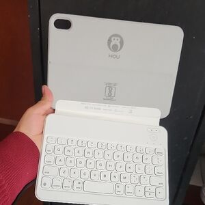 HOU White Tablet Keyboard Case